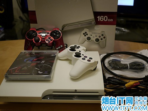 psp上网_畅玩游戏索尼PSPGO白色仅需1100元