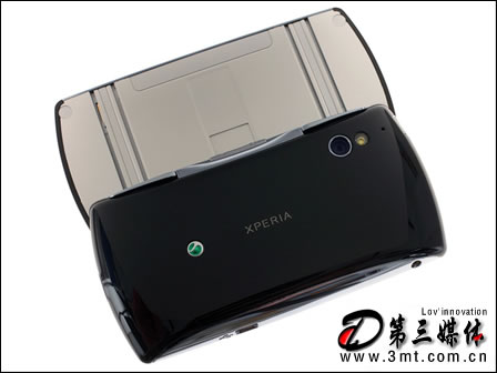 psp上网_畅玩游戏索尼PSPGO白色仅需1100元