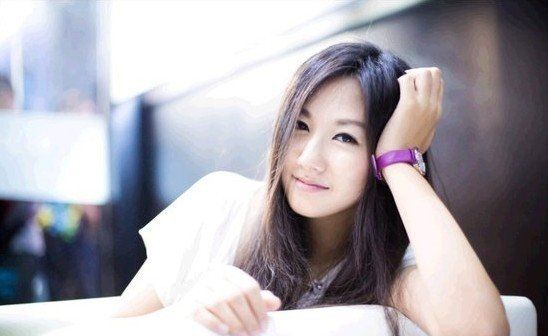 lol解说小苍照片门_LOL解说小苍回应刷票门只担心